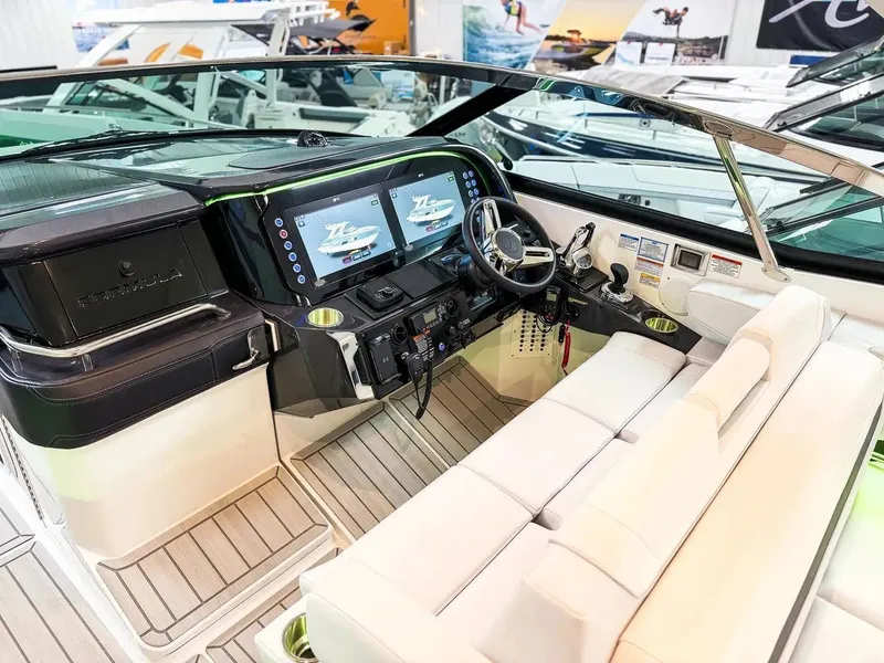 Slide: The Image of Formula 360 Crossover Bowrider 2026 - 7