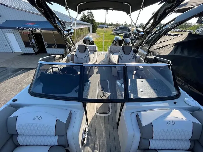 Slide: The Image of Avalon Excalibur 2785 Twin QL 2023 - 13