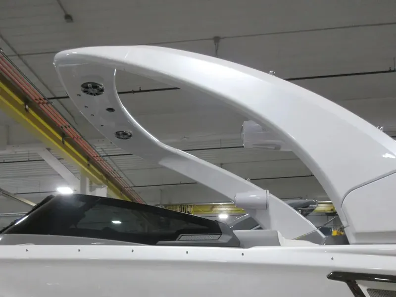 Slide: The Image of Avalon Excalibur Elite Windshield Twin 500R 2025 - 16