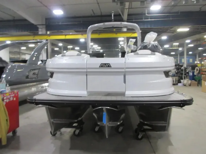 Slide: The Image of Avalon Excalibur Elite Windshield Twin 500R 2025 - 5