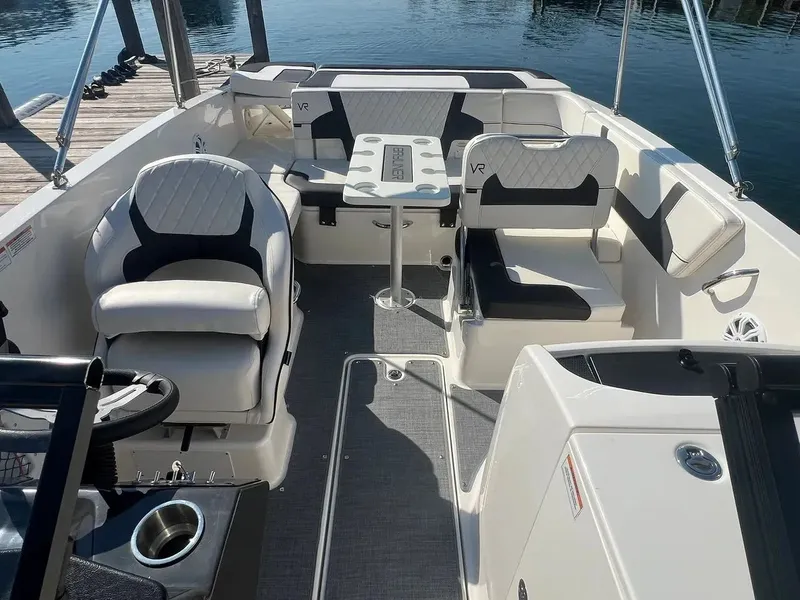 Slide: The Image of Bayliner VR6 2022 - 13
