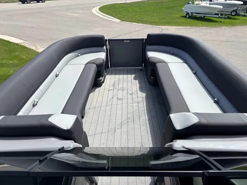 Slide: The Image of Avalon Catalina Platinum Quad Lounge Shift 2785 2025 - 10