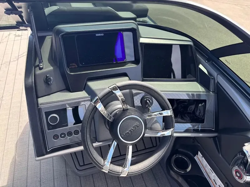 Slide: The Image of Avalon Catalina Platinum Quad Lounge Shift 2785 2025 - 11