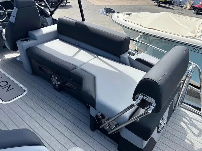 Slide: The Image of Avalon Catalina Platinum Quad Lounge Shift 2785 2025 - 17