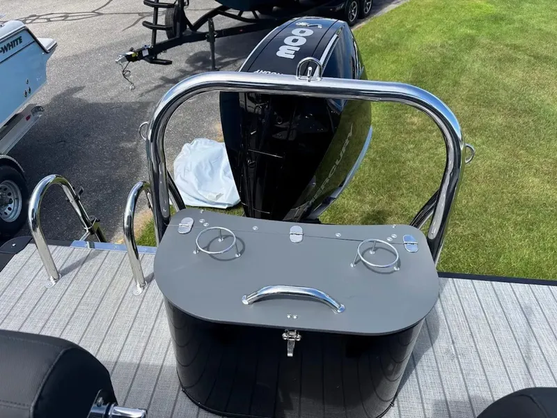 Slide: The Image of Avalon Catalina Platinum Quad Lounge Shift 2785 2025 - 7