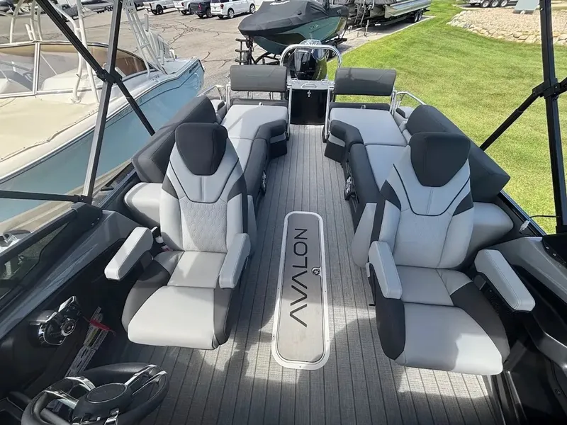 Slide: The Image of Avalon Catalina Platinum Quad Lounge Shift 2785 2025 - 9