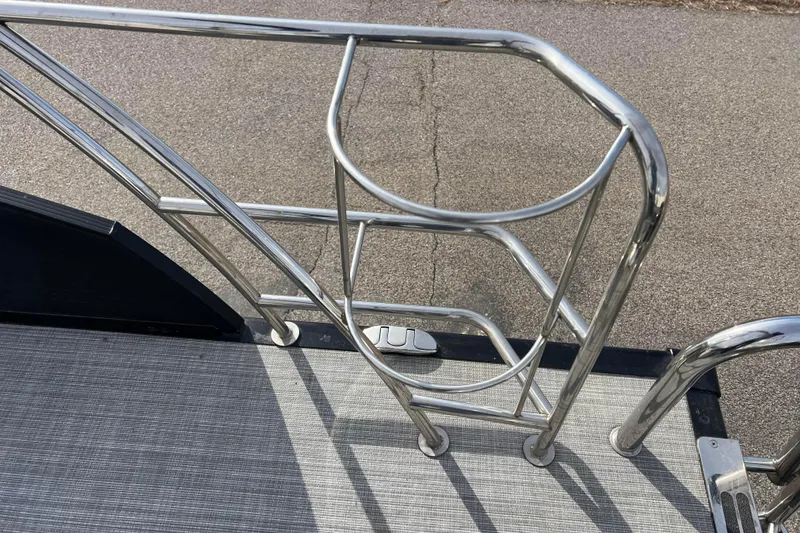 Slide: The Image of Stainless steel railing on 2023 Harris Cruiser 210 SL boat deck. - 26