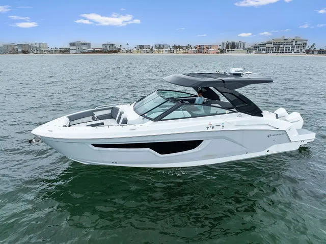 Slide: The Image of Cruisers Yachts 42 Cantius 2023 - 107