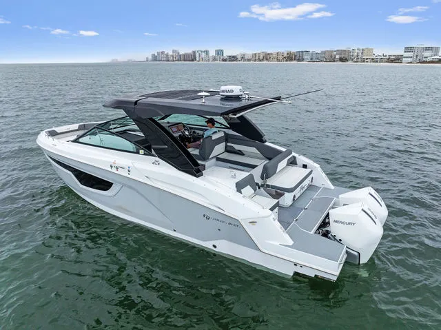 Slide: The Image of Cruisers Yachts 42 Cantius 2023 - 108