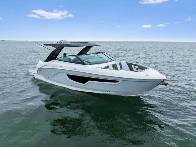 Slide: The Image of Cruisers Yachts 42 Cantius 2023 - 113