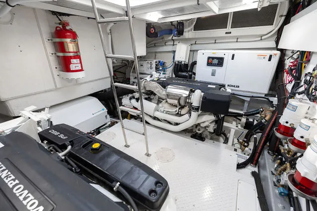 Slide: The Image of Cruisers Yachts 42 Cantius 2023 - 129