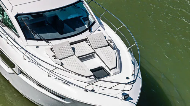 Slide: The Image of Cruisers Yachts 42 Cantius 2023 - 90