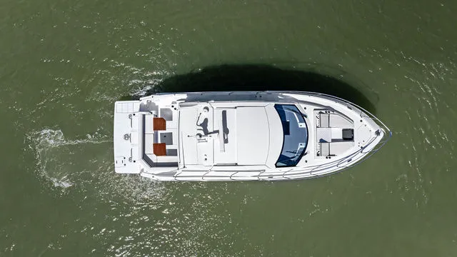 Slide: The Image of Cruisers Yachts 42 Cantius 2023 - 93