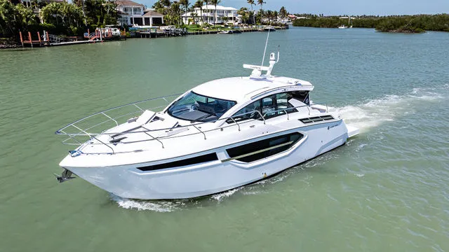 Slide: The Image of Cruisers Yachts 42 Cantius 2023 - 94