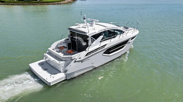 Slide: The Image of Cruisers Yachts 42 Cantius 2023 - 99