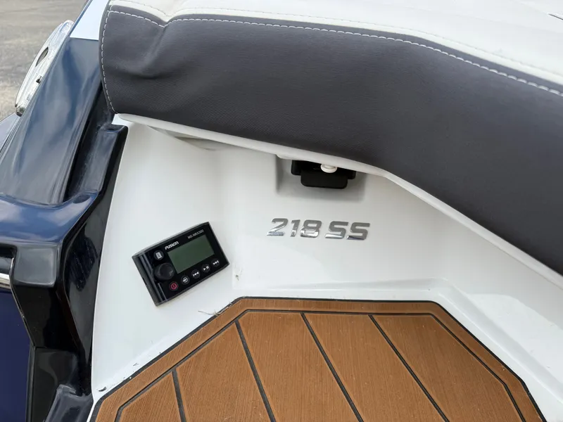Slide: The Image of Monterey 218 Super Sport 2021 with Fusion marine stereo. - 14