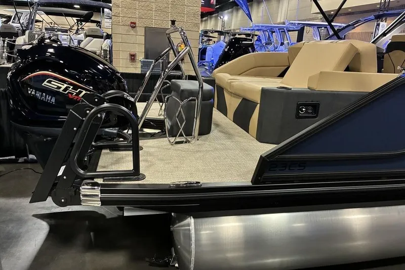 Slide: The Image of Luxury Evotti 723CS pontoon boat with Yamaha engine, showcasing sleek design and comfortable seating. - 12