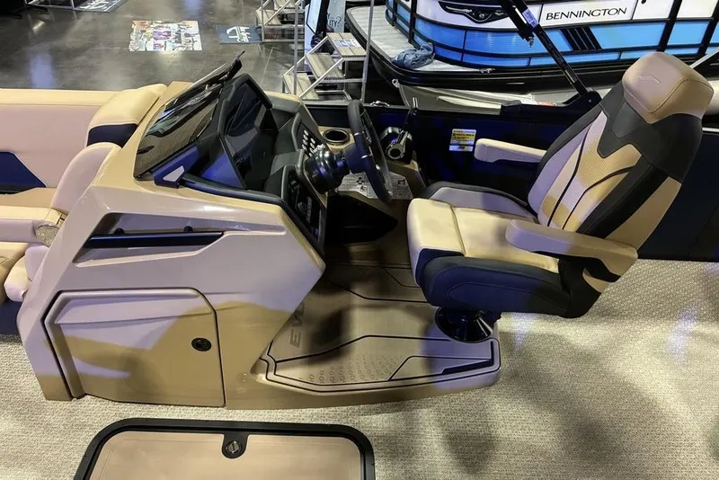 Slide: The Image of 2026 Evotti 723CS boat interior with modern helm and comfortable captain's chair. - 4