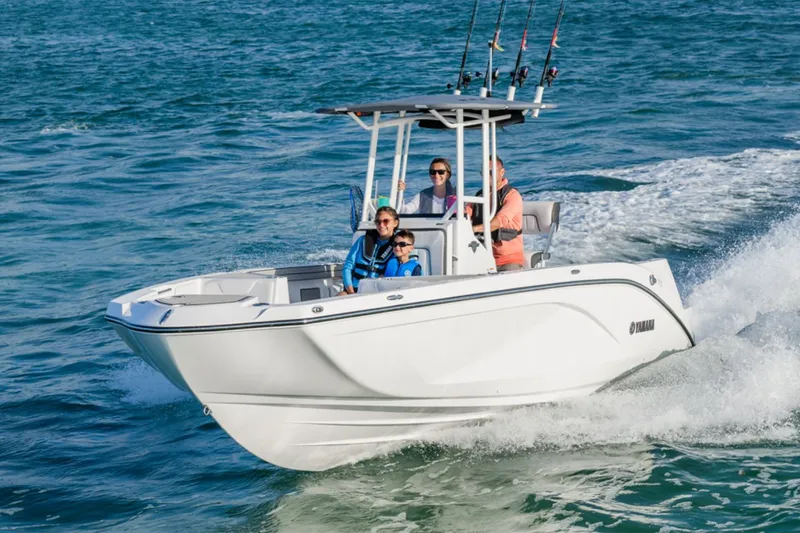 Slide: The Image of Yamaha 220 FSH Sport 2026 - 11