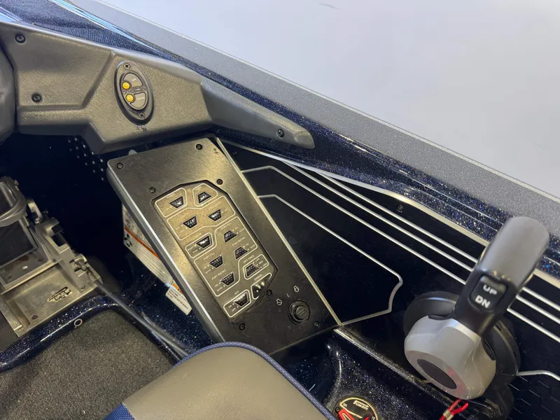 Slide: The Image of Skeeter FXR 21 Limited 2020 - 23