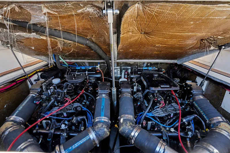 Slide: The Image of Engine compartment of 2002 Albemarle 28 Express boat. - 16