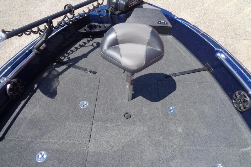 Slide: The Image of 2025 Nitro ZV20 Sport boat deck with seat and trolling motor. - 8