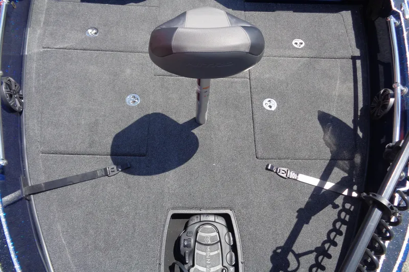 Slide: The Image of 2025 Nitro ZV20 Sport boat deck with seat and control panel. - 9