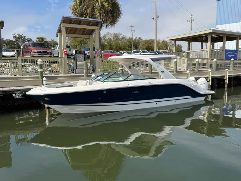 Slide: The Image of Sea Ray SLX 310 Outboard 2024 - 0