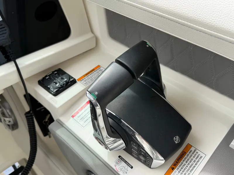 Slide: The Image of Sea Ray SLX 310 Outboard 2024 - 26