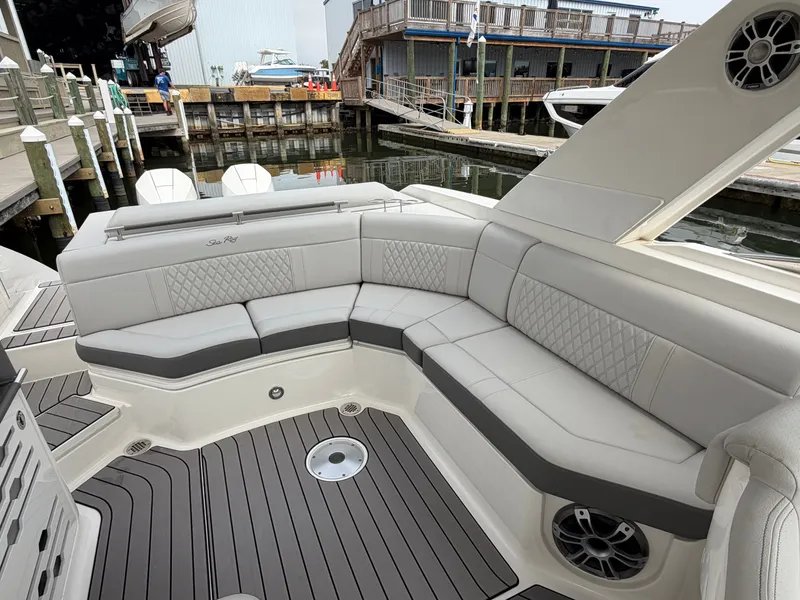 Slide: The Image of Sea Ray SLX 310 Outboard 2024 - 27