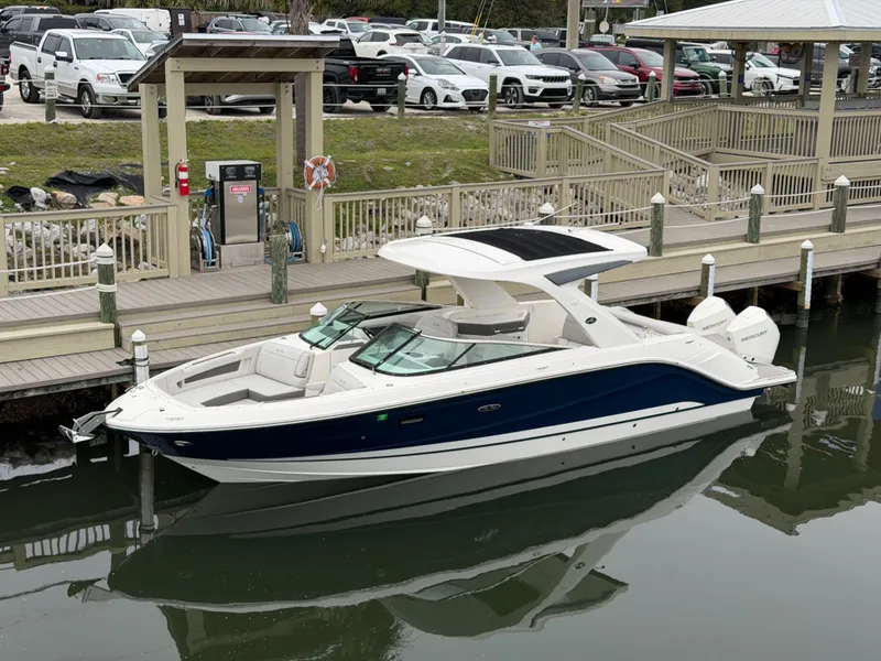 Slide: The Image of Sea Ray SLX 310 Outboard 2024 - 3