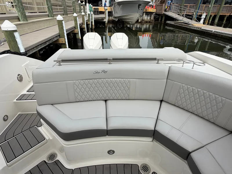 Slide: The Image of Sea Ray SLX 310 Outboard 2024 - 31