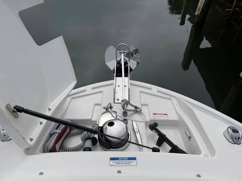 Slide: The Image of Sea Ray SLX 310 Outboard 2024 - 36