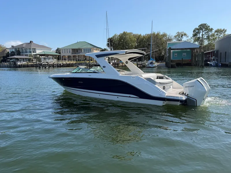 Slide: The Image of Sea Ray SLX 310 Outboard 2024 - 52