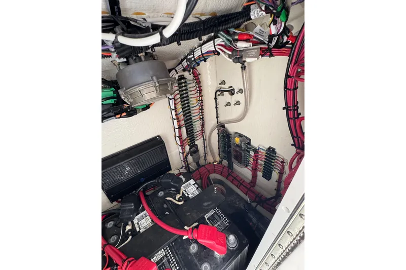 Slide: The Image of Electrical wiring and battery setup in 2025 Contender 30 Tournament boat. - 32
