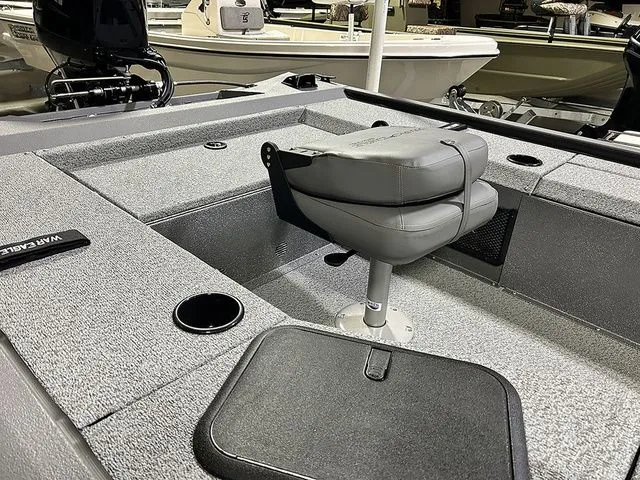 Slide: The Image of War Eagle 754VS Stick Steer 2026 - 5