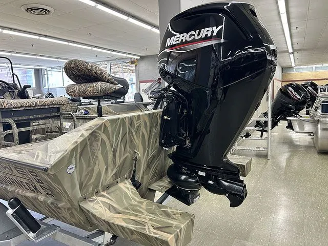 Slide: The Image of Lowe Roughneck RX1760 Pathfinder 2026 - 10