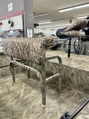 Slide: The Image of Lowe Roughneck RX1760 Pathfinder 2026 - 6