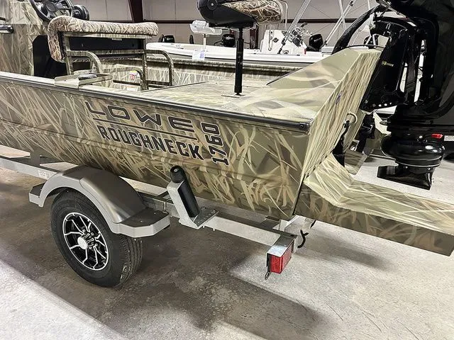 Slide: The Image of Lowe Roughneck RX1760 Pathfinder 2026 - 11