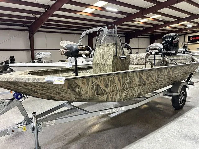 Slide: The Image of Lowe Roughneck RX1760 Pathfinder 2026 - 3