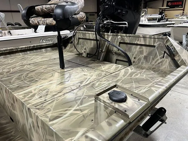 Slide: The Image of Lowe Roughneck RX1760 Pathfinder 2026 - 4