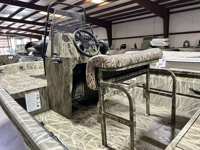 Slide: The Image of Lowe Roughneck RX1760 Pathfinder 2026 - 5