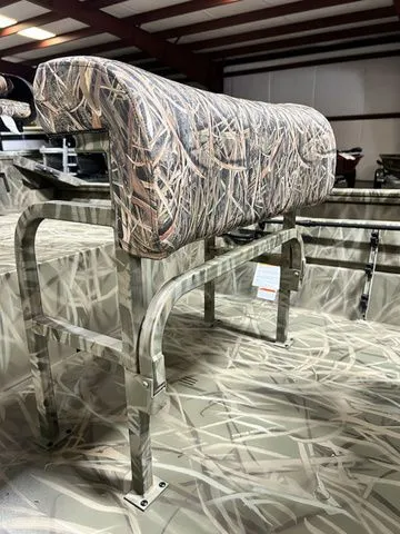 Slide: The Image of Lowe Roughneck RX1760 Pathfinder 2026 - 7