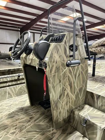 Slide: The Image of Lowe Roughneck RX1760 Pathfinder 2026 - 8