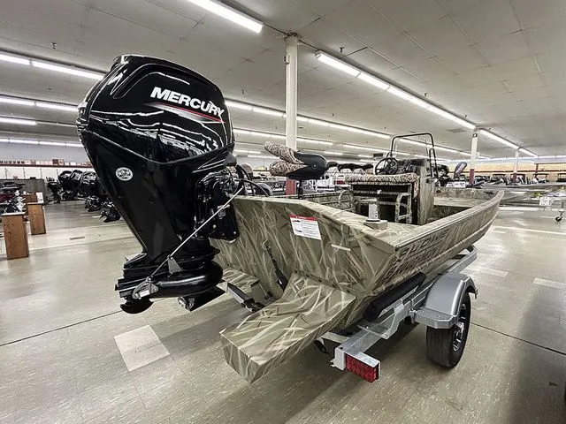 Slide: The Image of Lowe Roughneck RX1870 Pathfinder 2026 - 11