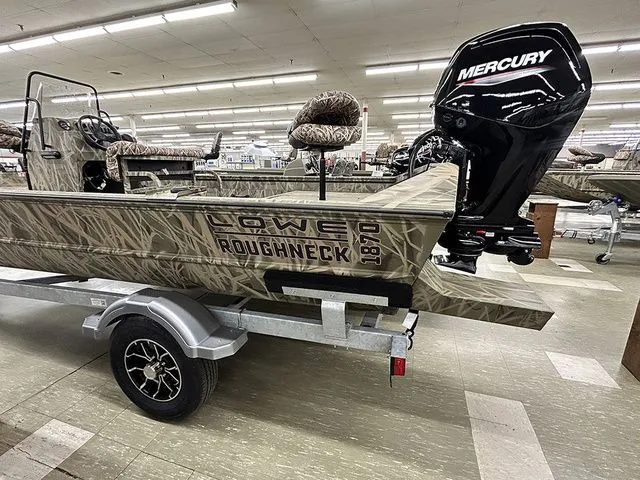 Slide: The Image of Lowe Roughneck RX1870 Pathfinder 2026 - 12