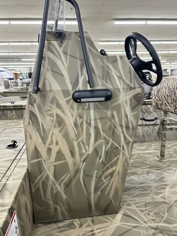 Slide: The Image of Lowe Roughneck RX1870 Pathfinder 2026 - 5