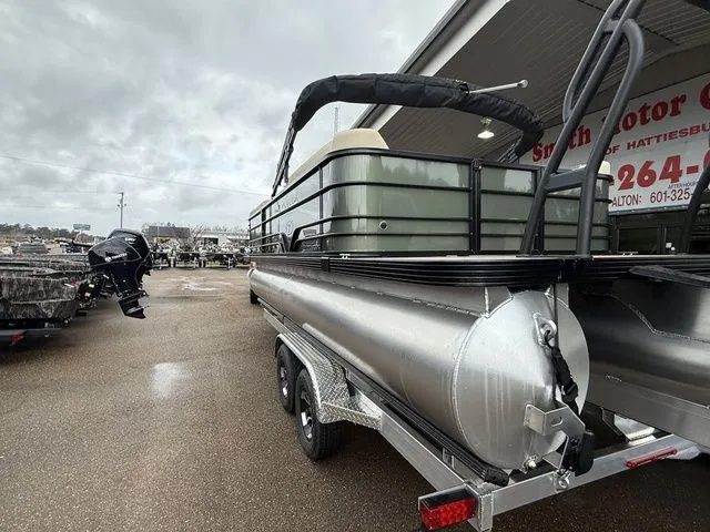 Slide: The Image of Veranada Vista 22Xrc 2026 - 8