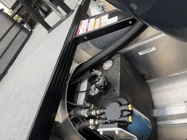 Slide: The Image of Veranda Vista 22XRC 2026 - 11