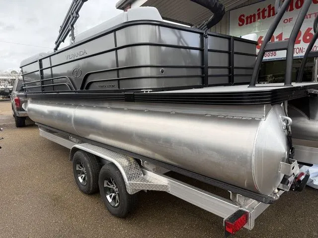 Slide: The Image of Veranda Vista 22XRC 2026 - 14